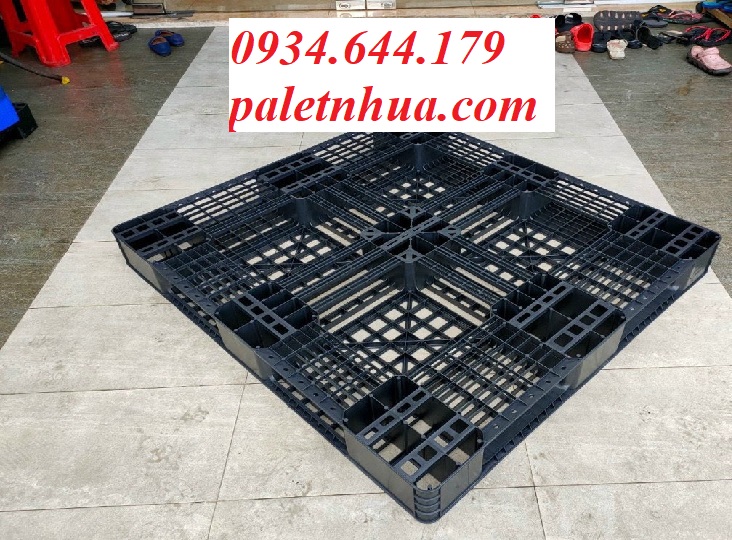 pallet nhựa kê gạch giá rẻ.