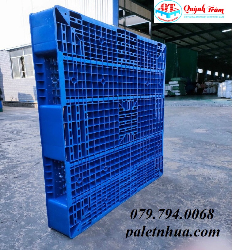 Top những chất liệu nhựa được sử dụng phổ biến để sản xuất pallet nhựa